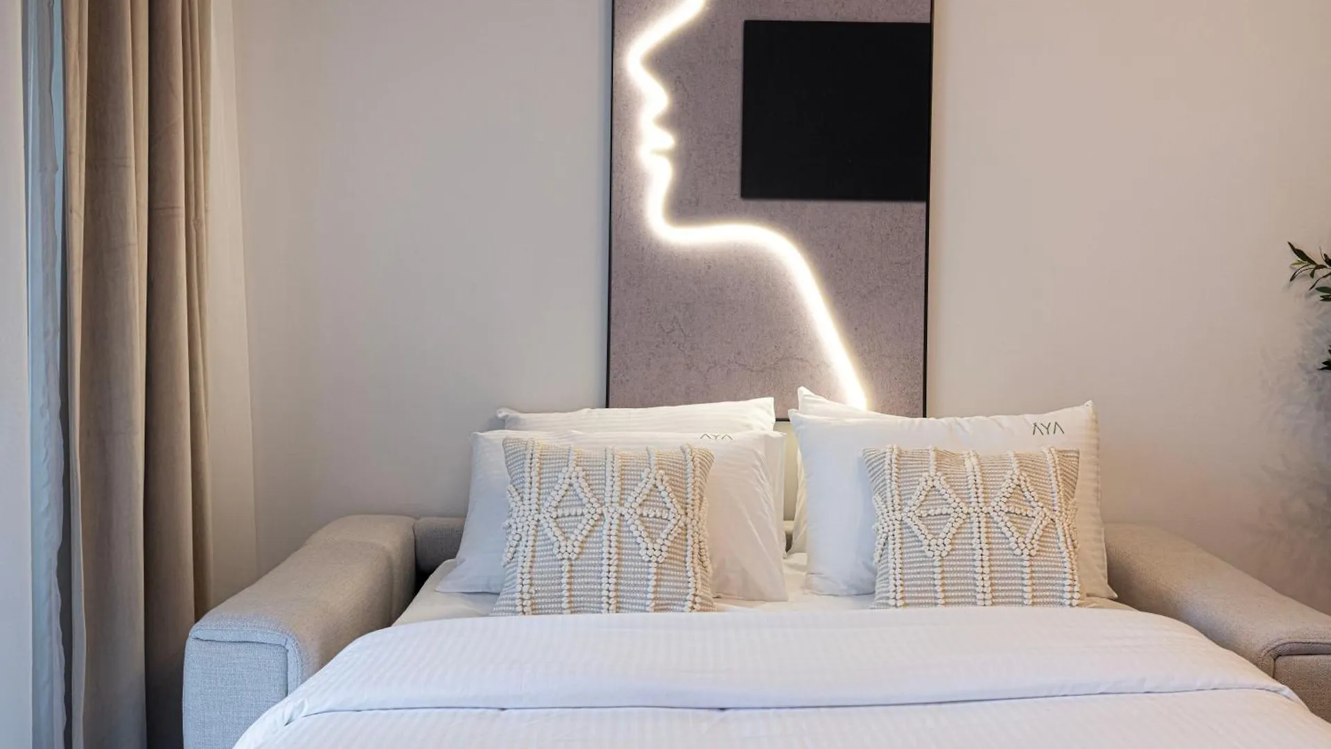 Luxury 2Br Apartment In Downtown Dubai Burj Khalifa View Walk To Dubai Mall By Aya Boutique United Arab Emirates