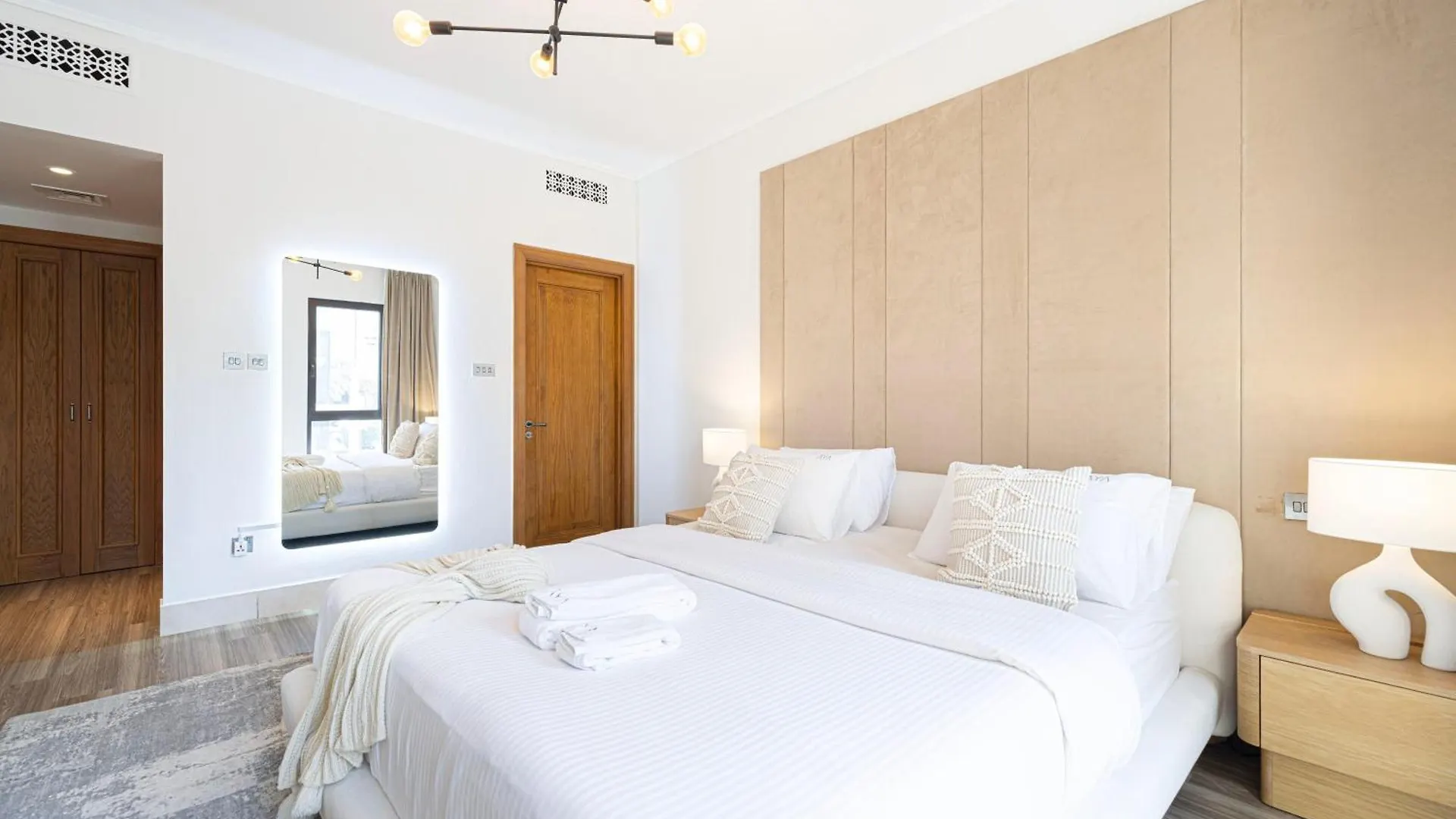 Luxury 2Br Apartment In Downtown Dubai Burj Khalifa View Walk To Dubai Mall By Aya Boutique United Arab Emirates