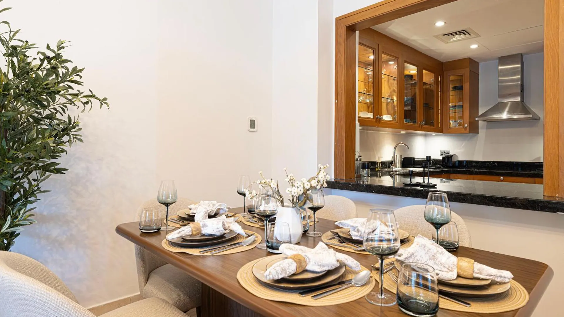 Luxury 2Br Apartment In Downtown Dubai Burj Khalifa View Walk To Dubai Mall By Aya Boutique 0*,  United Arab Emirates