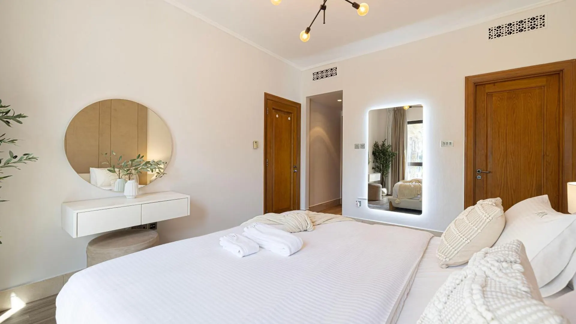 Luxury 2Br Apartment In Downtown Dubai Burj Khalifa View Walk To Dubai Mall By Aya Boutique