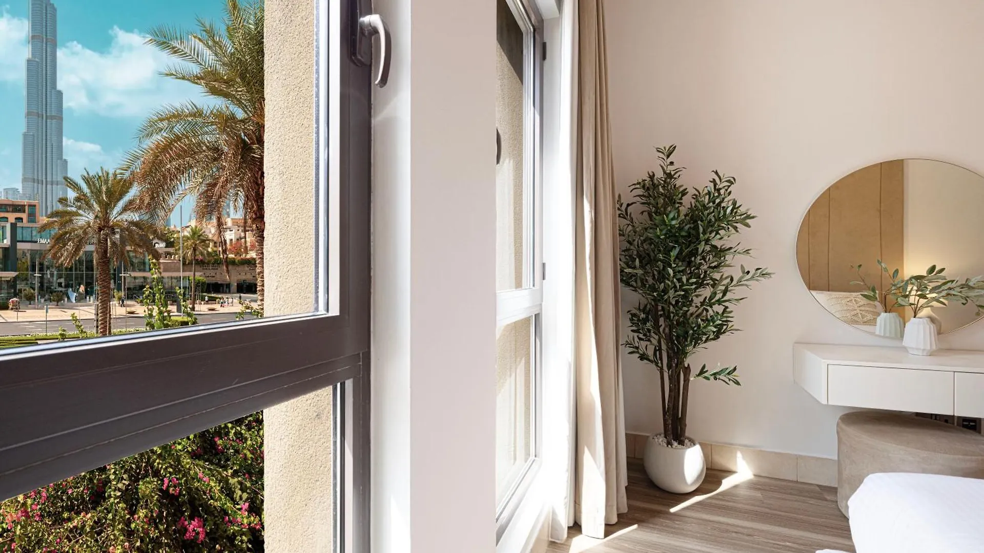 Luxury 2Br Apartment In Downtown Dubai Burj Khalifa View Walk To Dubai Mall By Aya Boutique